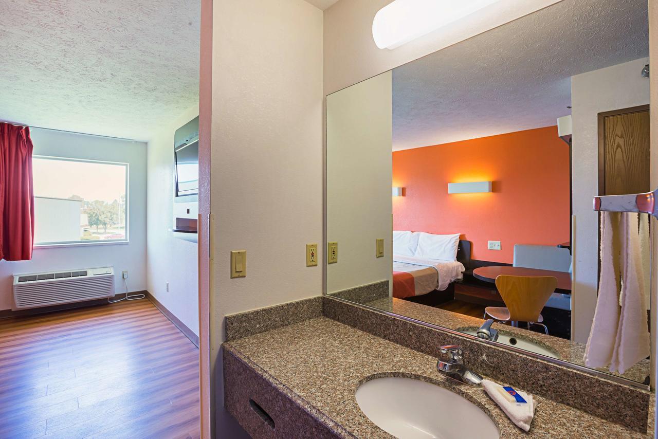 Motel 6 Omaha - Iat West Buitenkant foto
