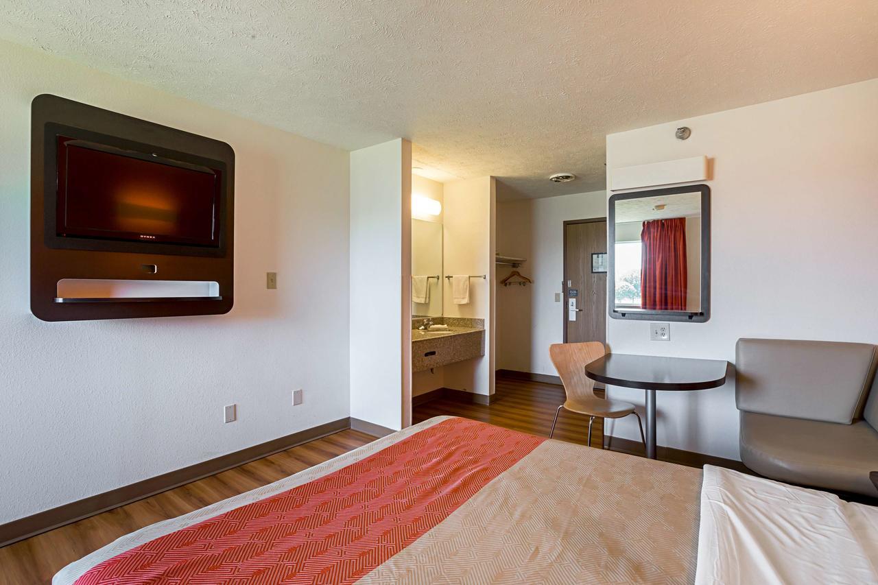 Motel 6 Omaha - Iat West Buitenkant foto