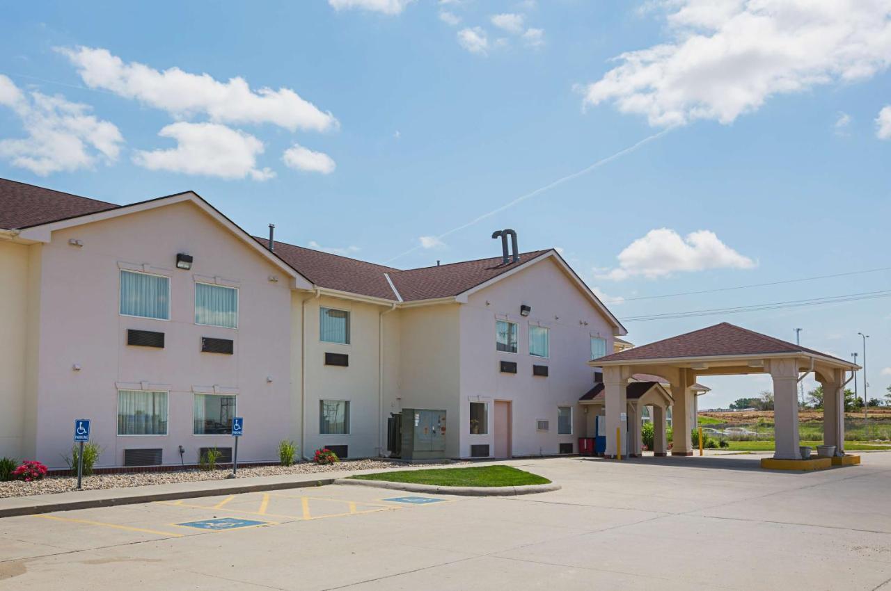 Motel 6 Omaha - Iat West Buitenkant foto